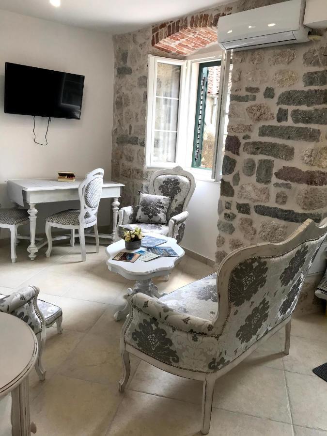 New Renovated Old Town Martiva Apartment 科托尔 外观 照片